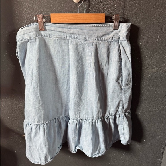 GAP Light Denim Wash Blue Wrap Skirt Size Medium - Picture 4 of 5